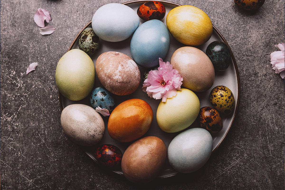 spring holiday, colored eggs