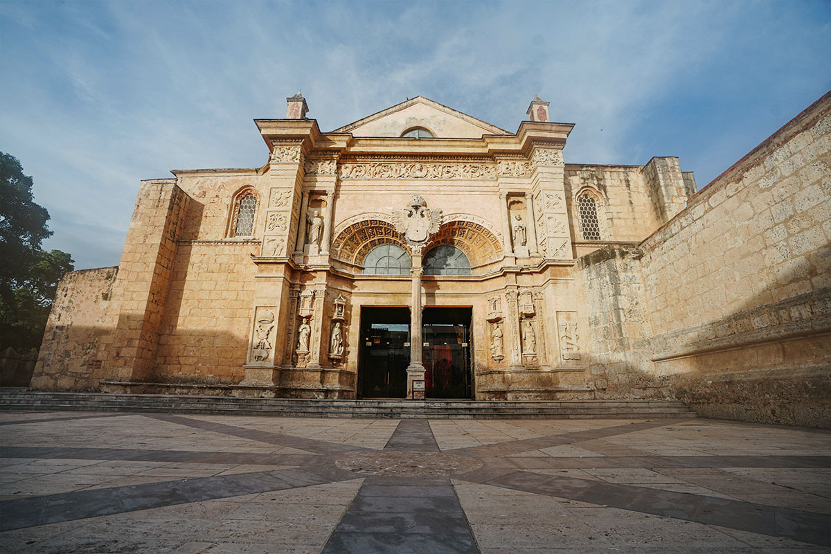 Primate-Kathedrale von Amerika, Calle Isabel La Católica, Dominikanische Republik