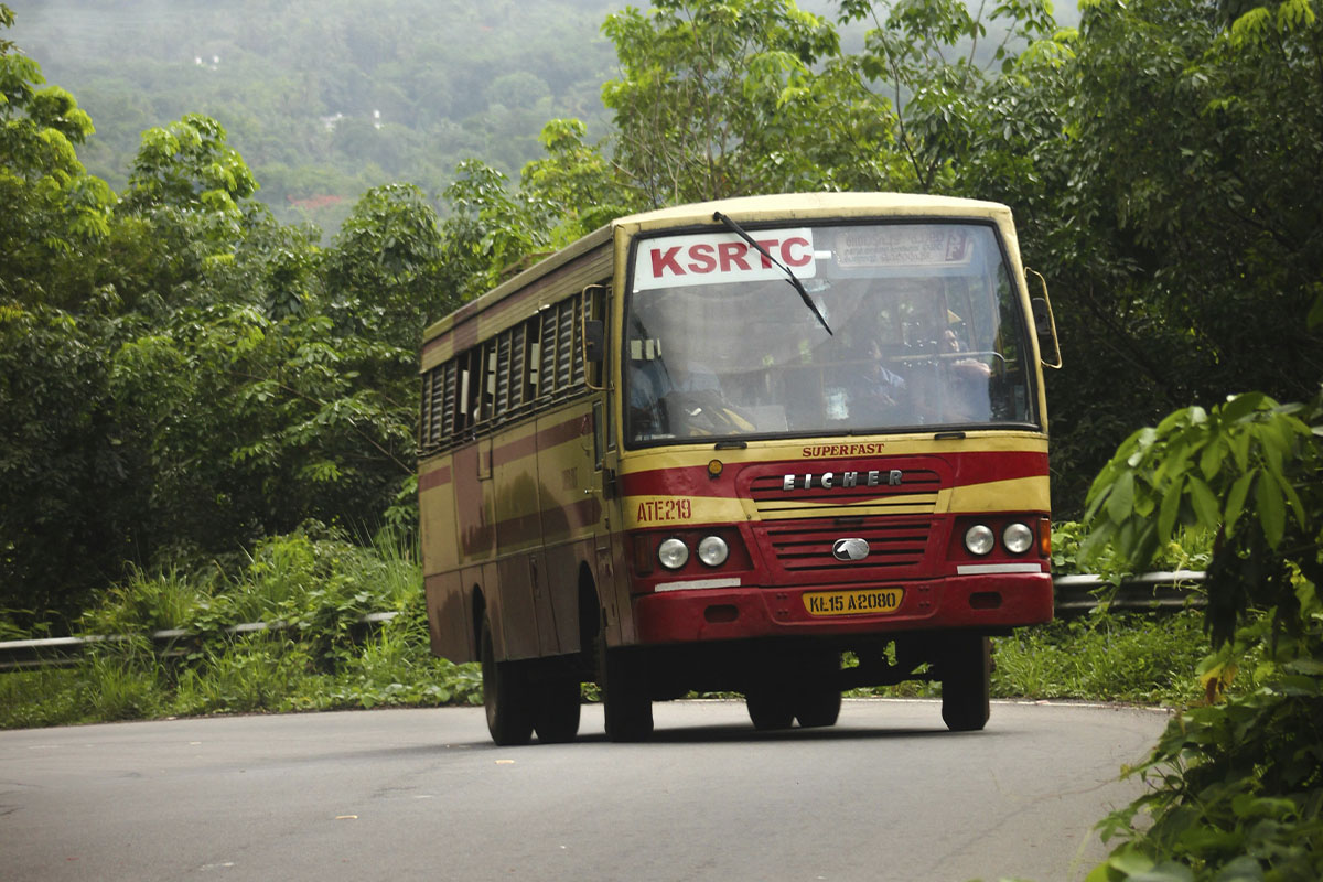 Indien, Busfahrt