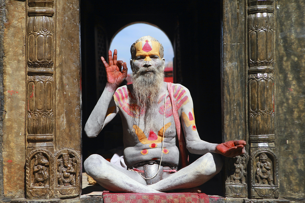 Indischer älterer Mann, Yogi